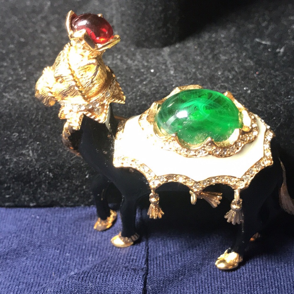 Camel pin/brooch by Ciner